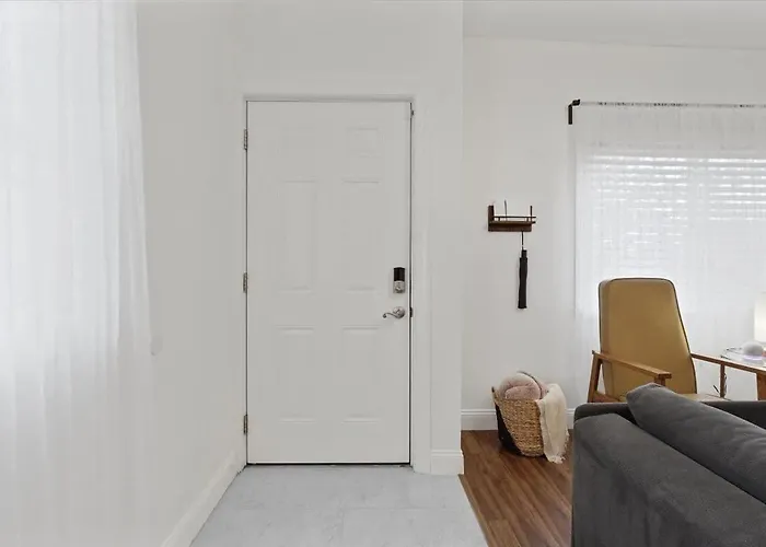 Mins To Stadiums, Fully Fenced Yard, Fire Pit * Pittsburgh