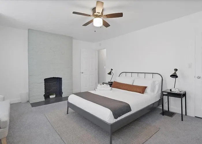 Mins To Stadiums, Fully Fenced Yard, Fire Pit Сasa de vacaciones